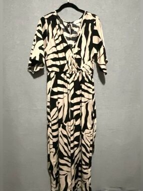Sapphire Black Beige Zebra Palm Jumpsuit M ALTERED Ankle Wide Leg Resort Boho